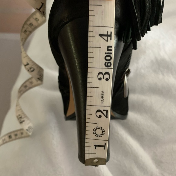 Vince Camuto Cyndia boots - Picture 6 of 9